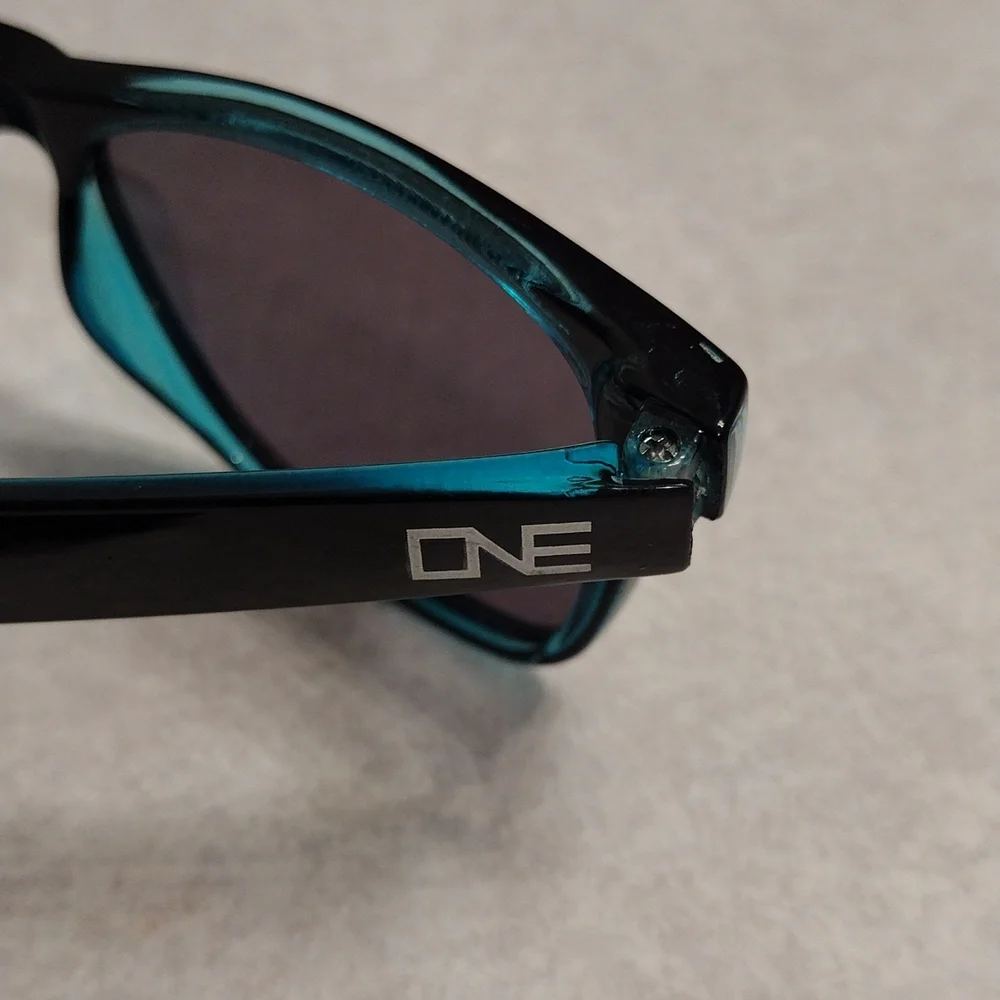 One Hoola polarized sunglasses.